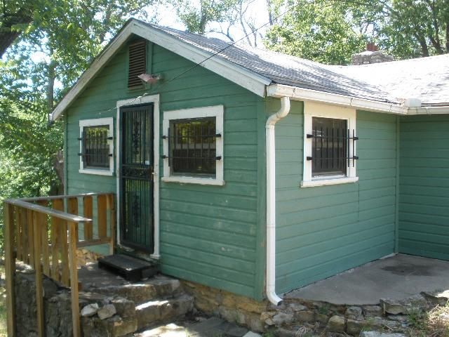 7401 E 79th St, Kansas City, MO 64138