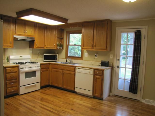 6900 Horton St, Overland Park, KS 66204