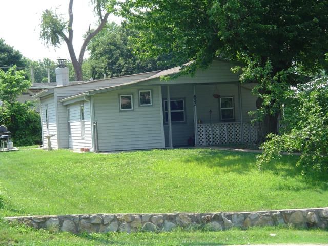 833 E Hereford Ave, Independence, MO 64055