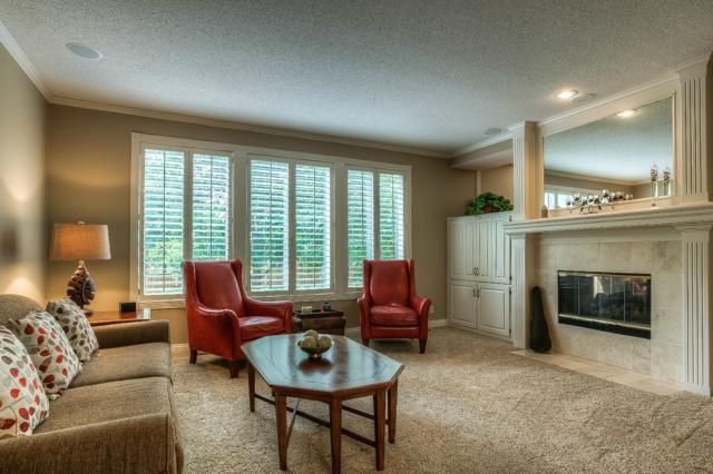 15753 Cedar St, Overland Park, KS 66224