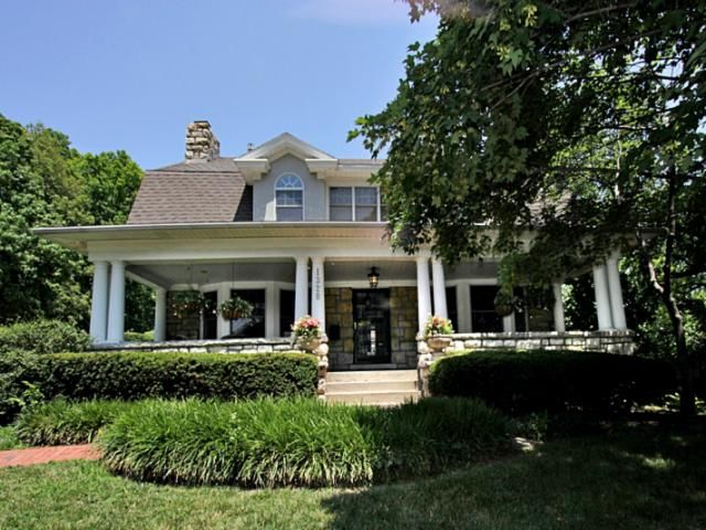 1320 W 50th St, Kansas City, MO 64112