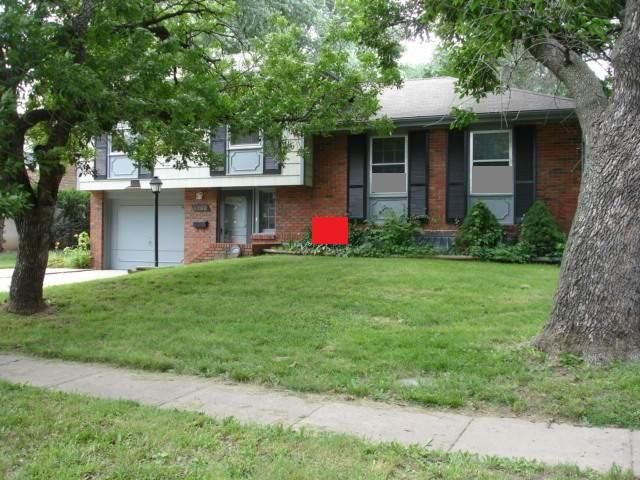6300 E 120th Ter, Grandview, MO 64030
