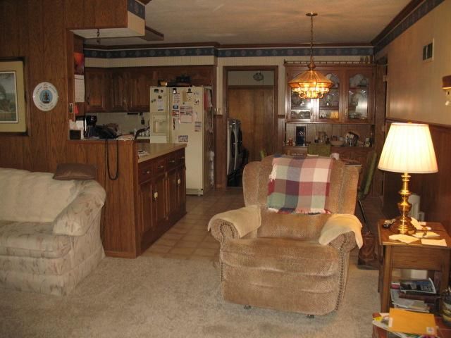 165 14th St, Osawatomie, KS 66064
