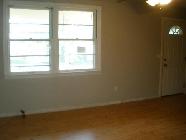 8700 E 77th St, Kansas City, MO 64138
