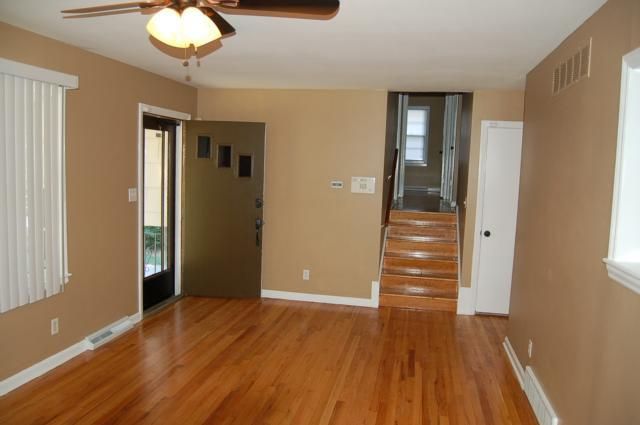 6706 E 100th Ter, Kansas City, MO 64134