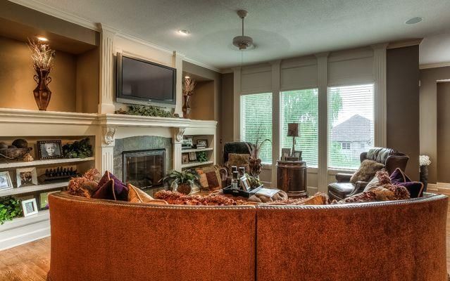 16005 Kessler St, Overland Park, KS 66085
