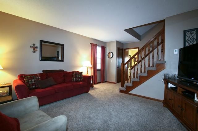 8632 N Hull Dr, Kansas City, MO 64154