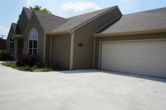 723 NE 65th Ter, Gladstone, MO 64118