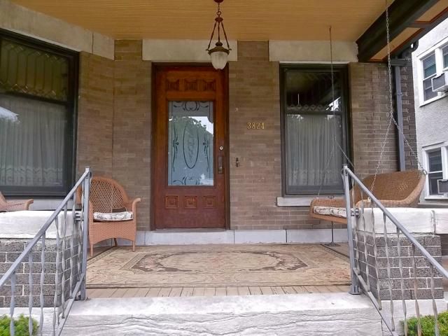 3824 Walnut St, Kansas City, MO 64111