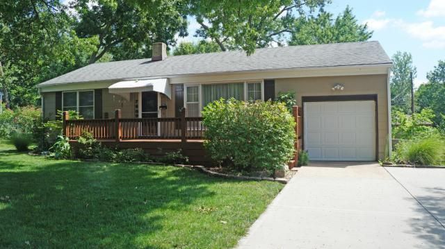 7809 W 64 St, Overland Park, KS 66202