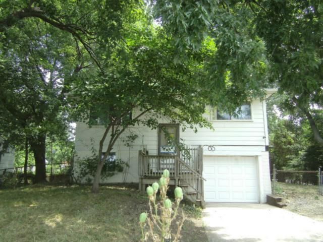 1701 N Whitney Rd, Independence, MO 64058