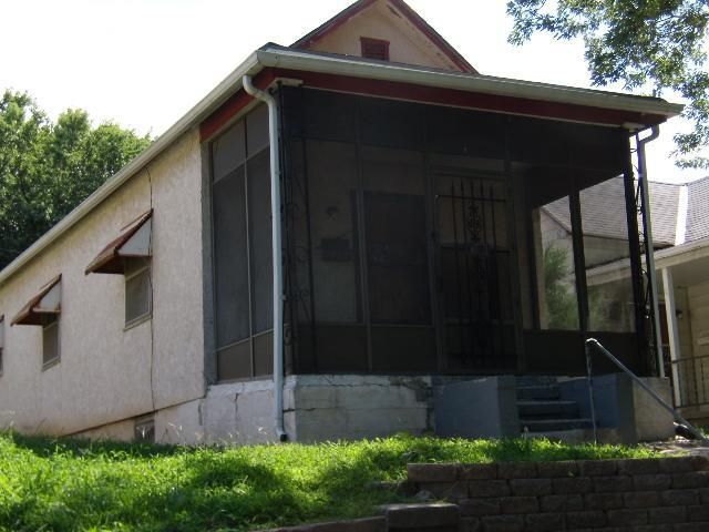 1316 Holman St, St Joseph, MO 64501
