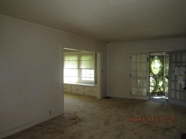 2232 E 68th Ter, Kansas City, MO 64132