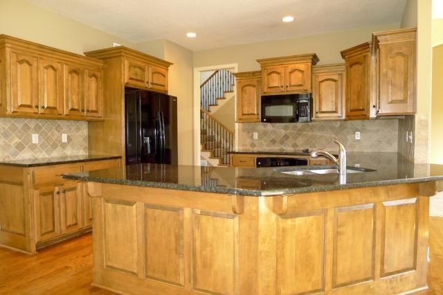 1905 Surrey Dr, Liberty, MO 64068