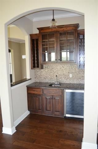 9419 W 164th Ter, Overland Park, KS 66085