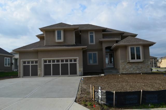 9419 W 164th Ter, Overland Park, KS 66085