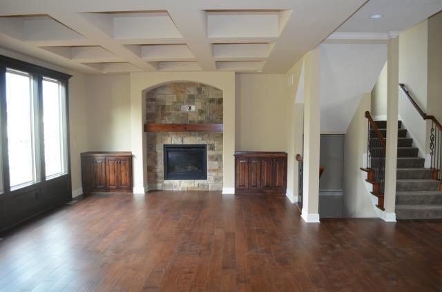 9419 W 164th Ter, Overland Park, KS 66085