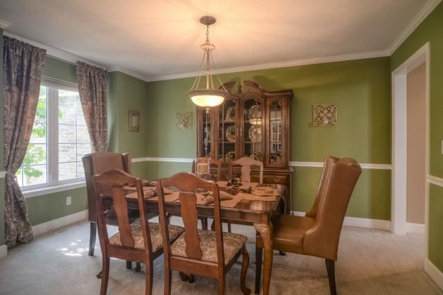 706 Cross Creek Dr, Grain Valley, MO 64029