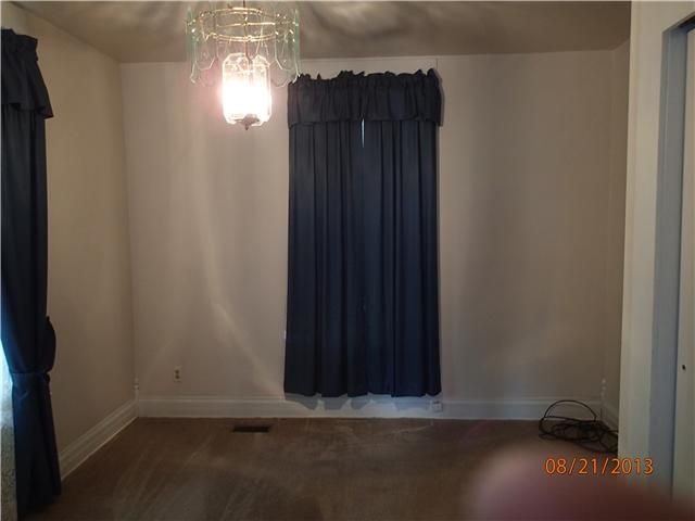 2907 Francis St, St Joseph, MO 64503