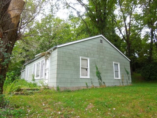 2106 S Jackson Dr, Independence, MO 64057