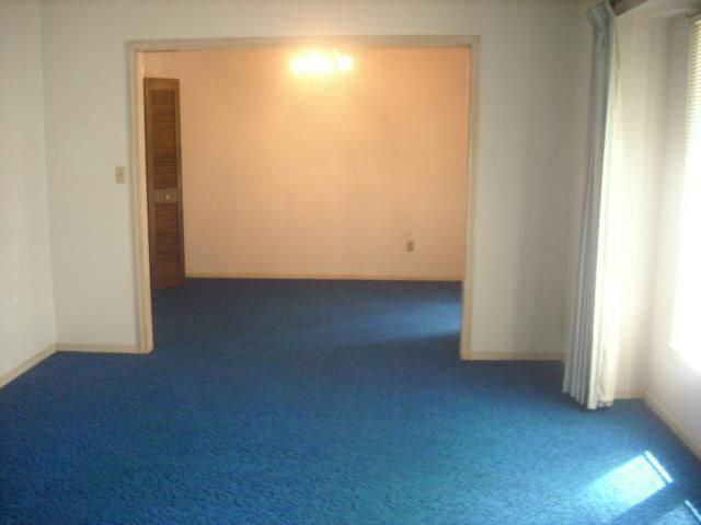 4604 E Red Bridge Rd, Kansas City, MO 64137