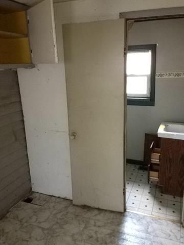 2701 Olive St, St Joseph, MO 64507