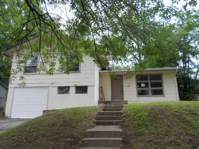 3812 E 47th Ter, Kansas City, MO 64130