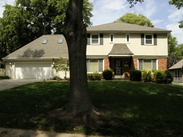6118 W 90th Ter, Overland Park, KS 66207