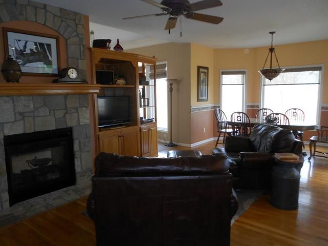 1720 S Ann Ct, Independence, MO 64057