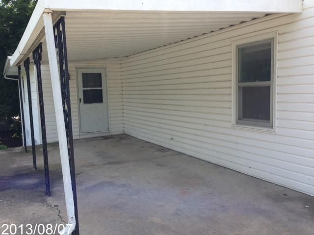 1108 Washington St, Weston, MO 64098