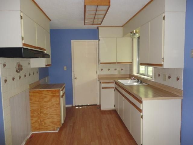 6007 E 95th Ter, Kansas City, MO 64134