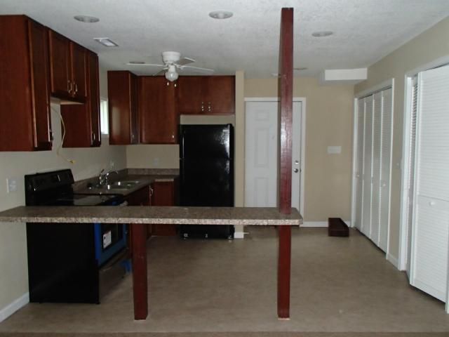 941 Ash St, Ottawa, KS 66067