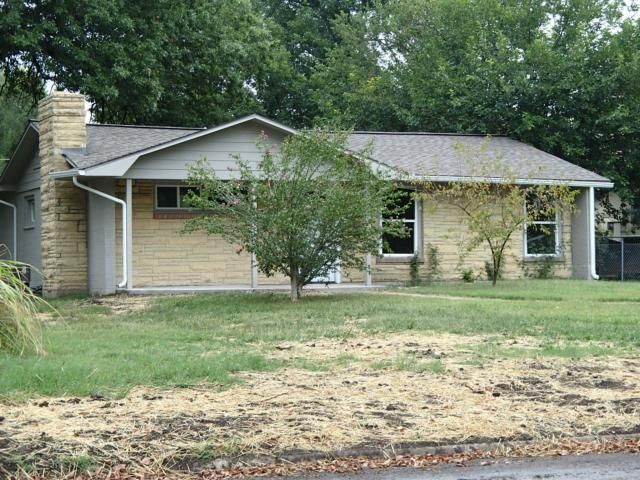 941 Ash St, Ottawa, KS 66067
