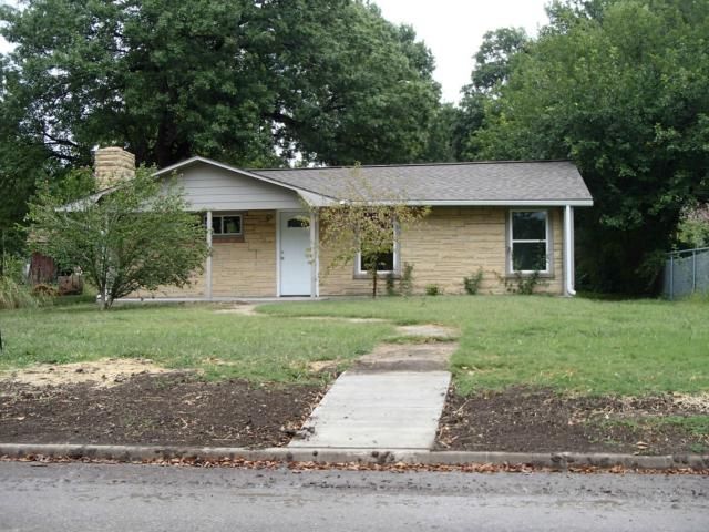 941 Ash St, Ottawa, KS 66067