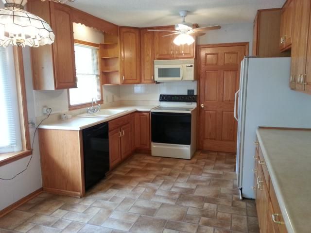 7741 N Main St, Kansas City, MO 64118