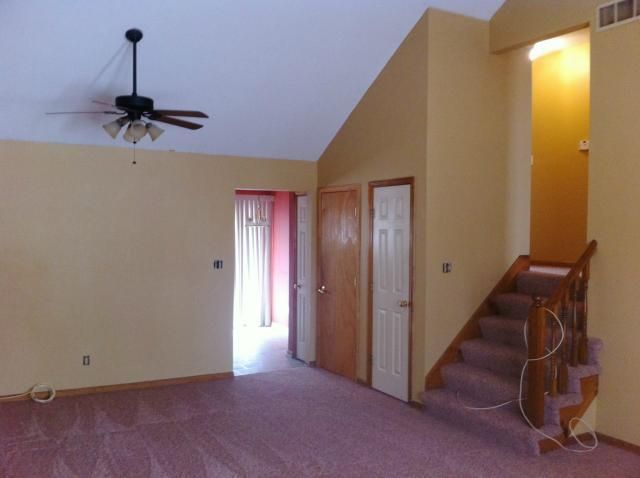 305 W 132nd St, Kansas City, MO 64145