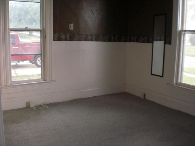 524 S Pine St, Cameron, MO 64429