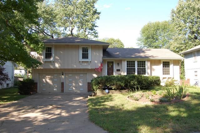 9350 Lowell St, Overland Park, KS 66212