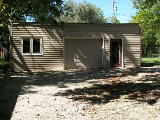 804 N Spruce St, Ottawa, KS 66067