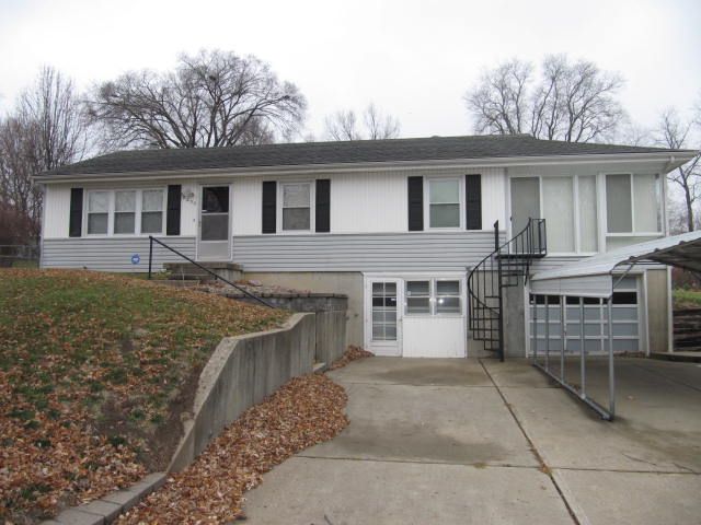 8032 E 75th St, Kansas City, MO 64133