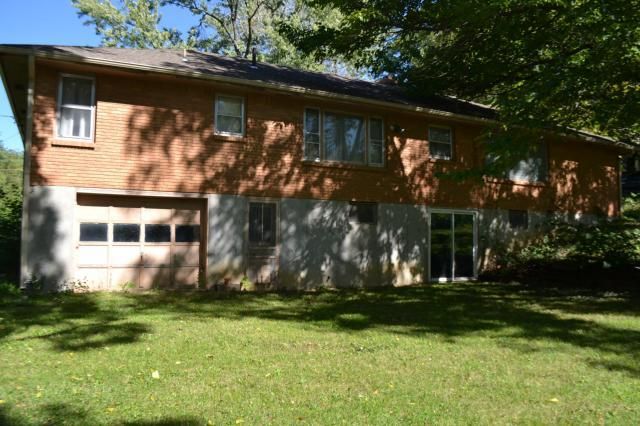 8615 E 30th Ter, Kansas City, MO 64129