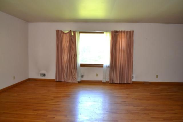 8615 E 30th Ter, Kansas City, MO 64129