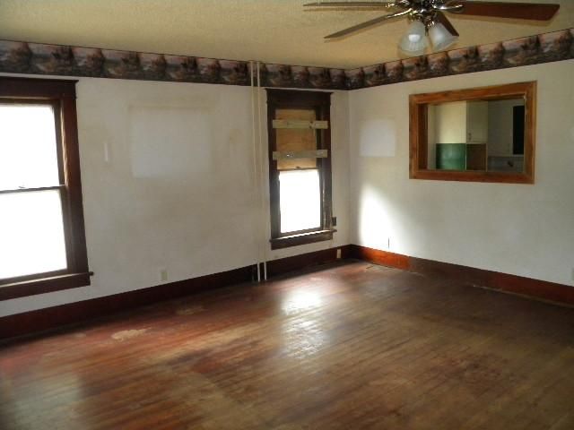 726 Locust St, Lawrence, KS 66044