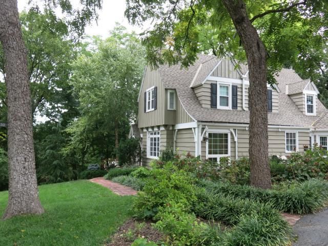 630 W 50th St, Kansas City, MO 64112