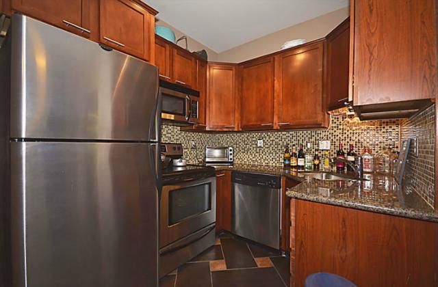 200 E 43rd Unit #302 St, Kansas City, MO 64111