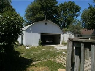 2228 Oakley Ave, Kansas City, MO 64127