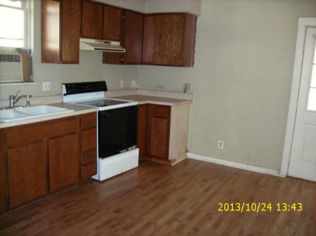 1135 Spruce St, Leavenworth, KS 66048