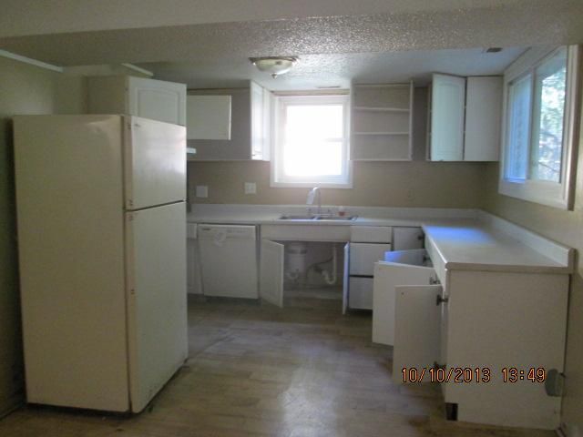 9525 Booth Ave, Kansas City, MO 64134