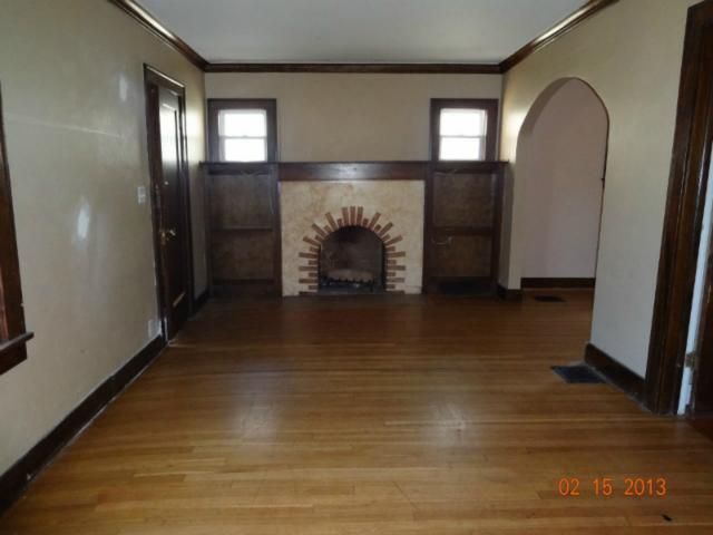 929 E 76th Ter, Kansas City, MO 64131