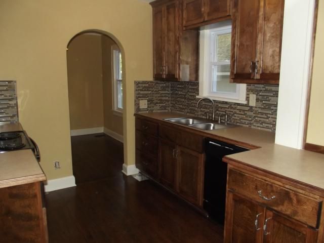 13 W 80th Ter, Kansas City, MO 64114